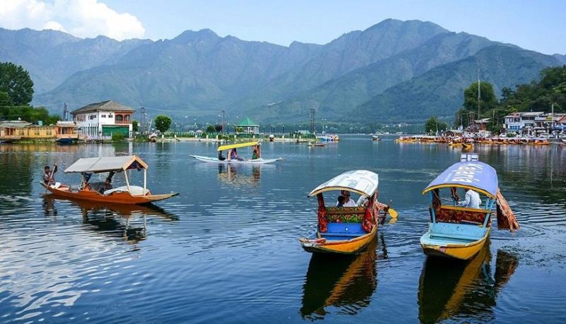 Kashmir 4N/5D Tour Package